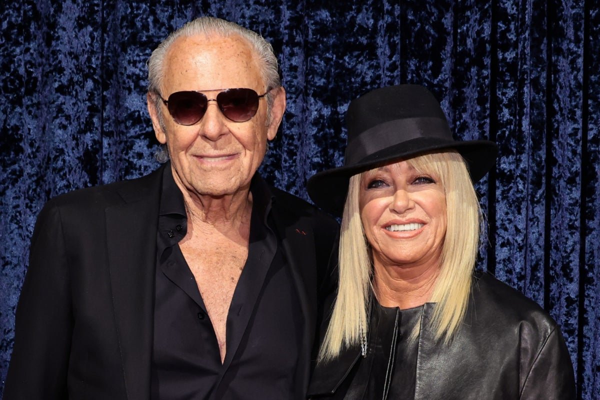 Suzanne Somers’ widow Alan Hamel sparks dating rumors with her former co-star