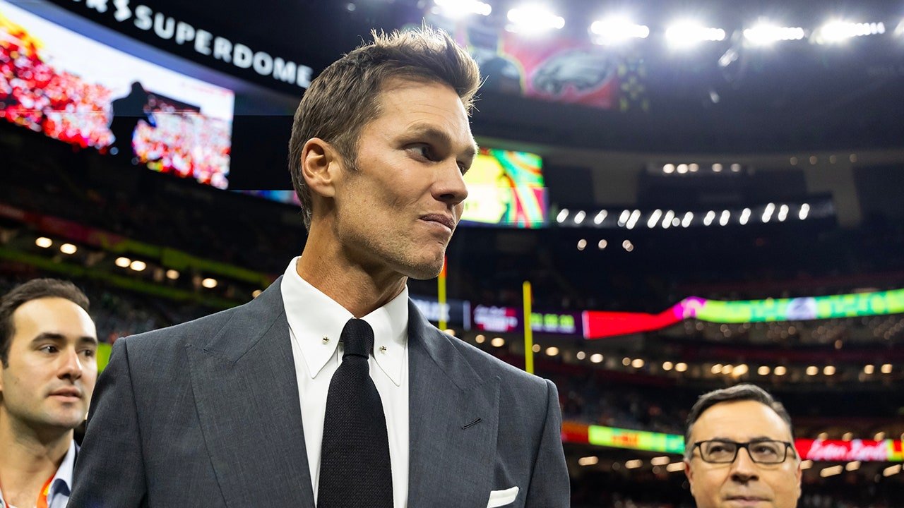 Tom Brady explains his broadcasting style toward Mahomes, other NFL players