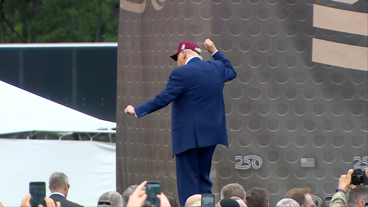 Trump's dance sparks 'USA' chants from soldiers at Fort Bragg event