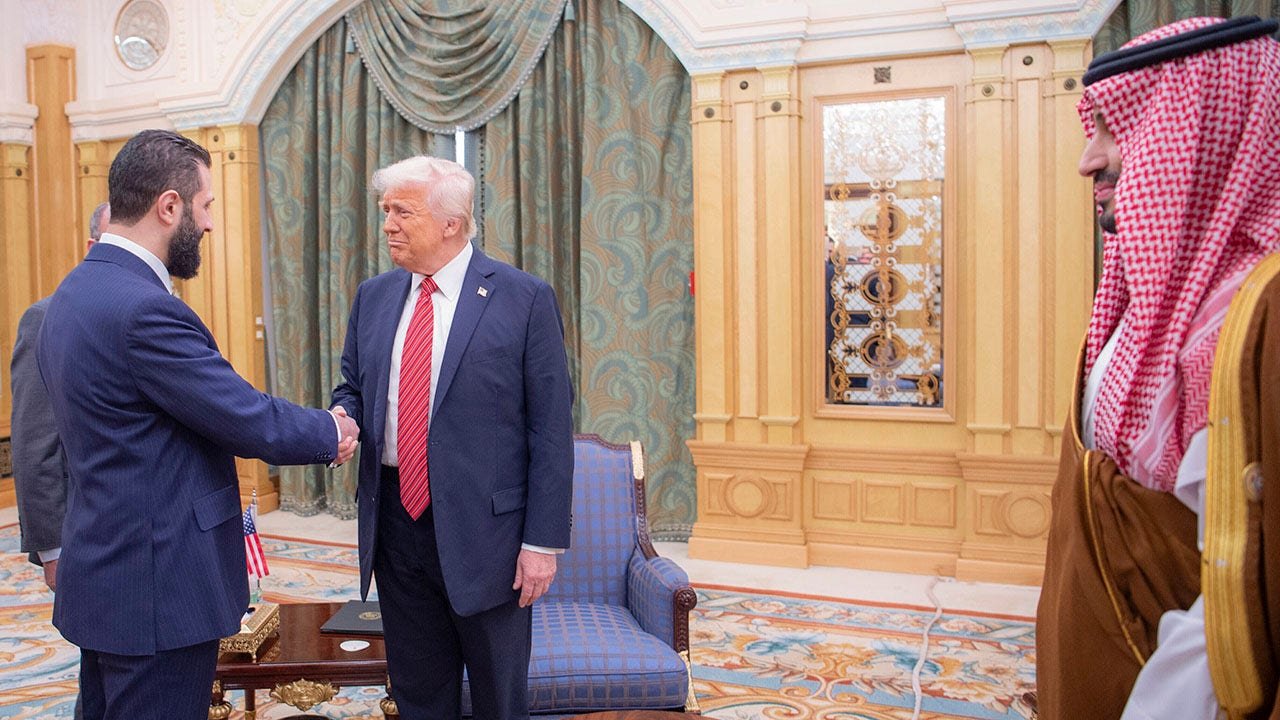 Trump to sign order removing sanctions on Syria under new leadership