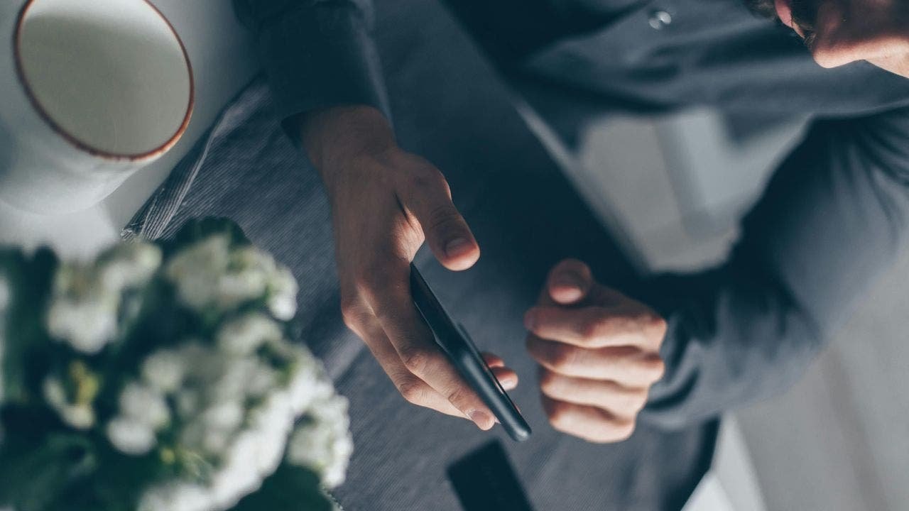How to reduce screen time on iPhone and Android with built-in tools