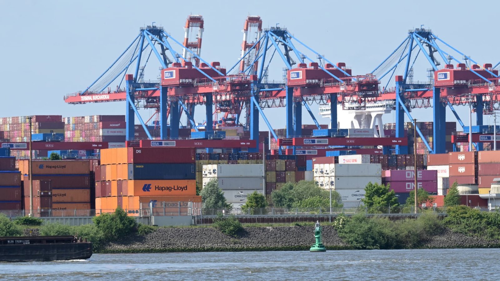 Trump's tariffs deadline is looming for Europe. Here's where things stand