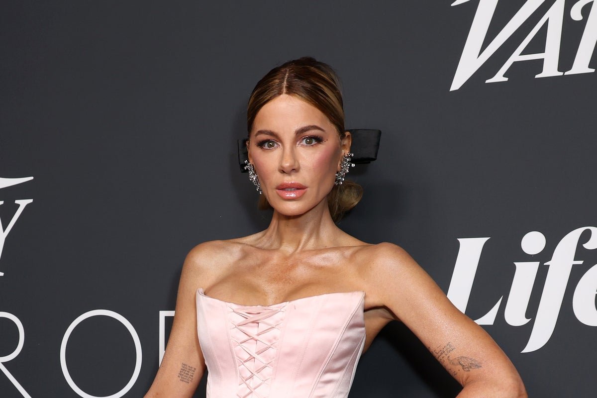 Kate Beckinsale says she’s going through ‘deeply painful’ time after fan questions her weight loss