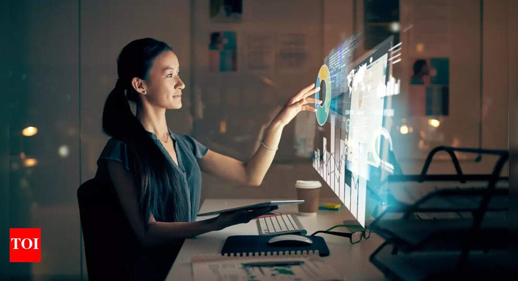 What is the 10-10-10 rule that all mobile and laptop users must follow for eye health |