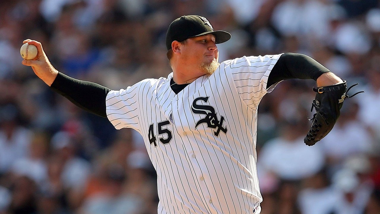 White Sox honor Bobby Jenks with patches after pitcher dies at 44