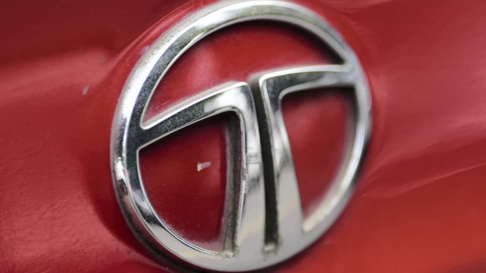 Tata Motors' Sales Decline 8.5% In Q1 FY26, Mahindra Reports 18% SUV Growth | Auto News