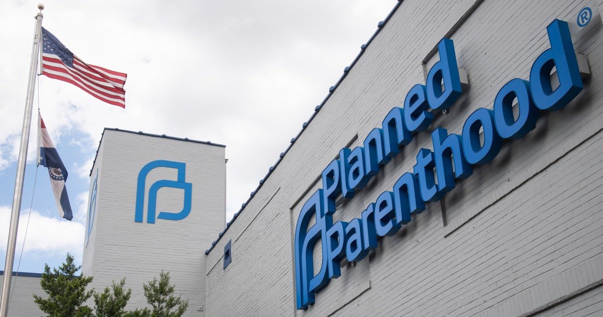 Judge temporarily blocks Trump administration from cutting off Planned Parenthood funding