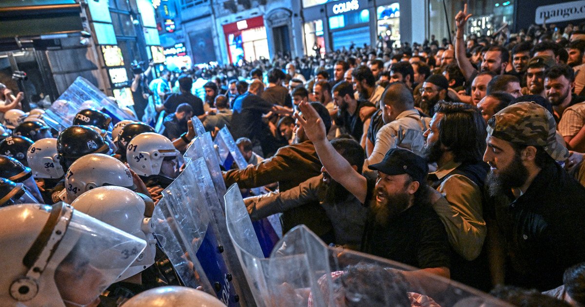 Police in Turkey detain satirical magazine employees over Prophet Muhammad cartoon controversy
