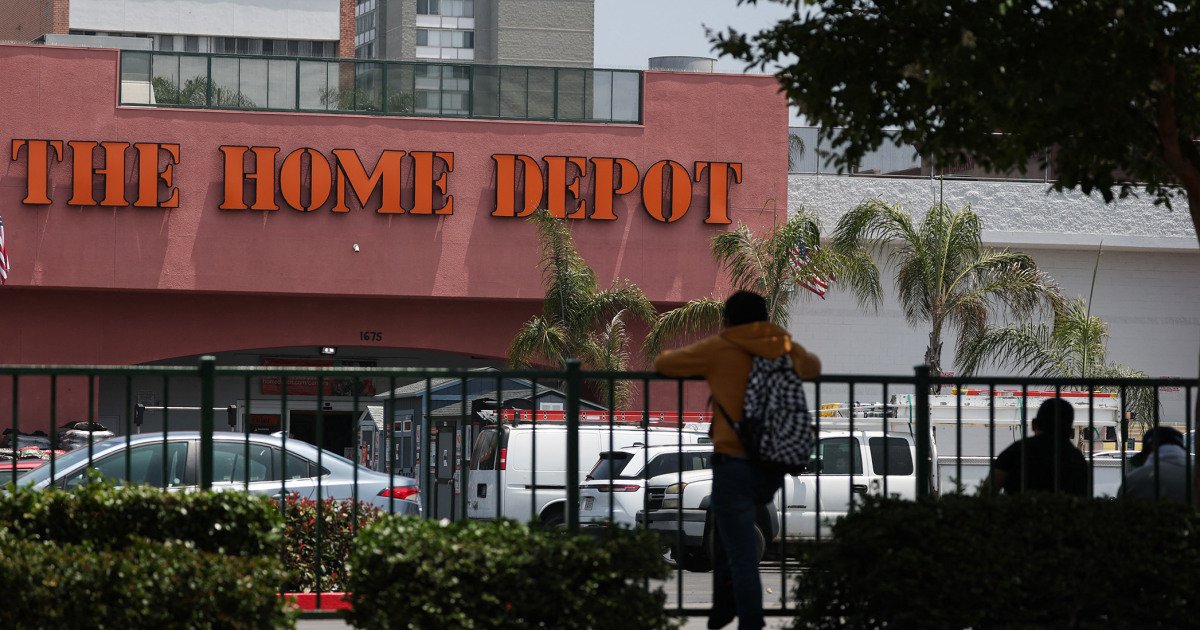 U.S. citizen seeks $1M after arrest for filming Home Depot ICE immigration raid