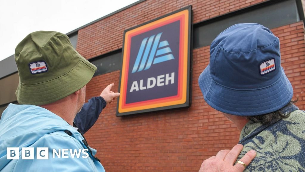 Aldi in Oasis rebrand as homage to band ahead of Manchester gigs