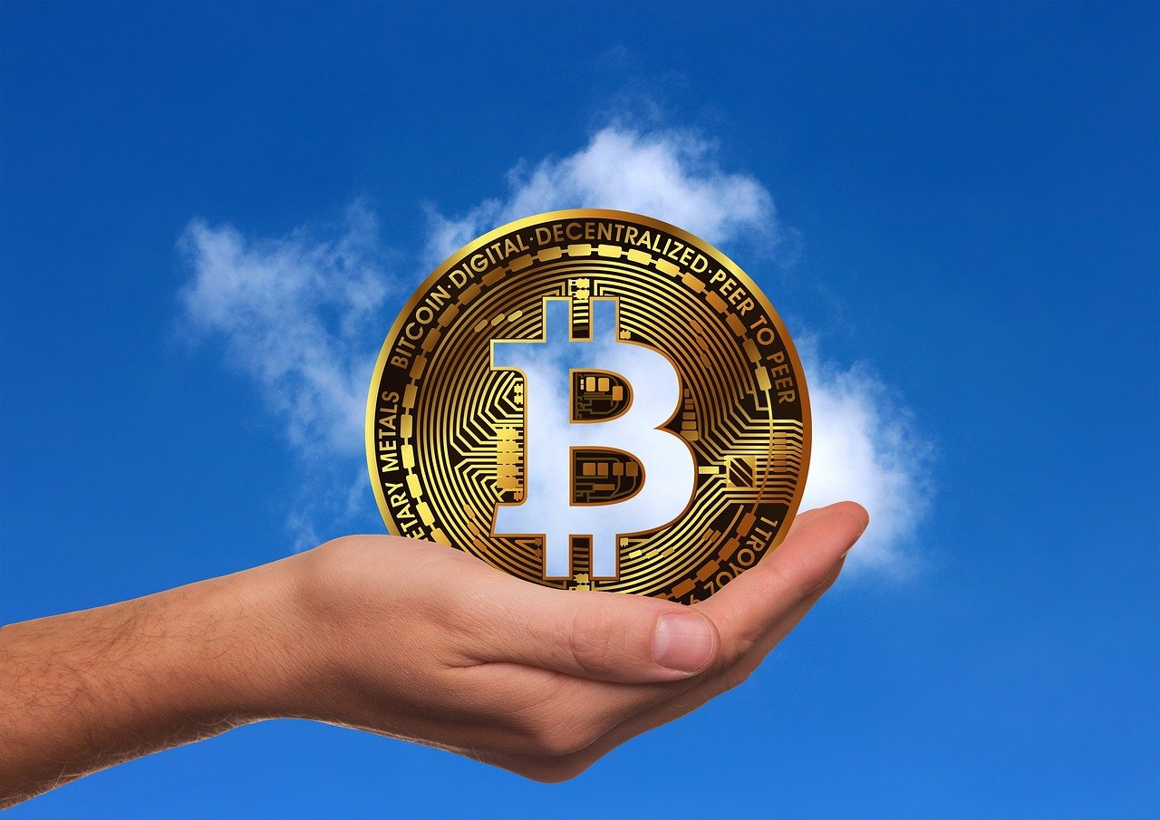 Bitcoin Price Crash To $92,000 Or New ATHs? Analyst Explains The 2 Options