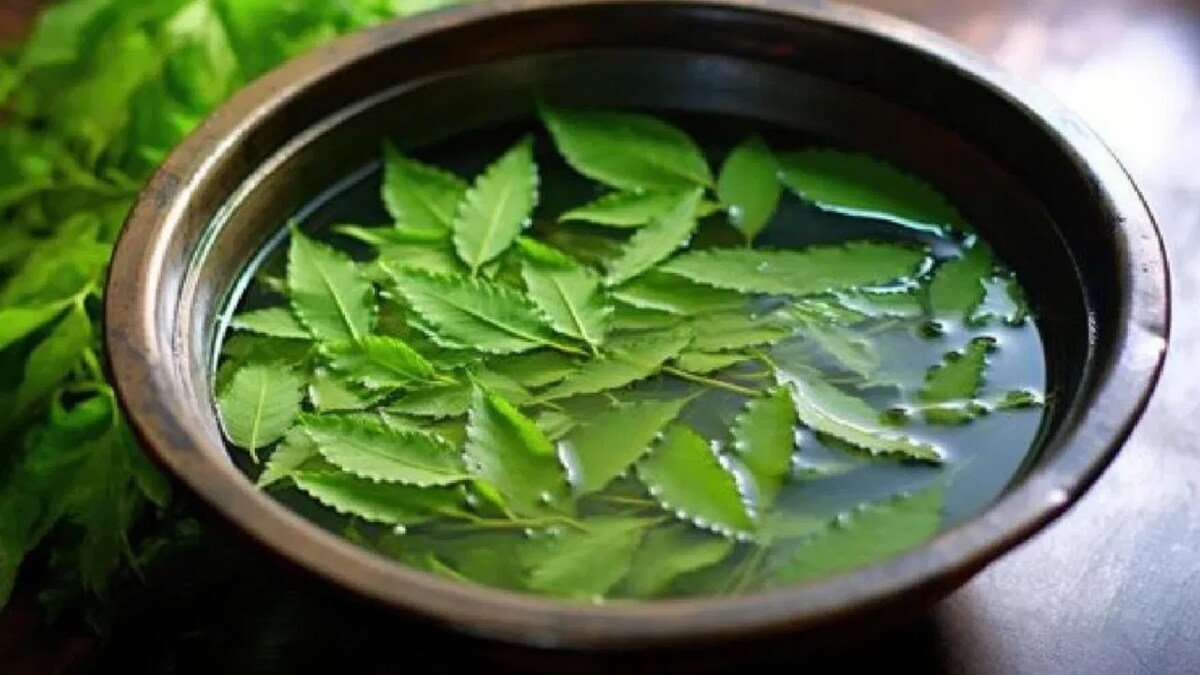 Do Neem Or Tulsi-Infused Baths Offer Dermatological Benefits During The Rainy Season? | Lifestyle News