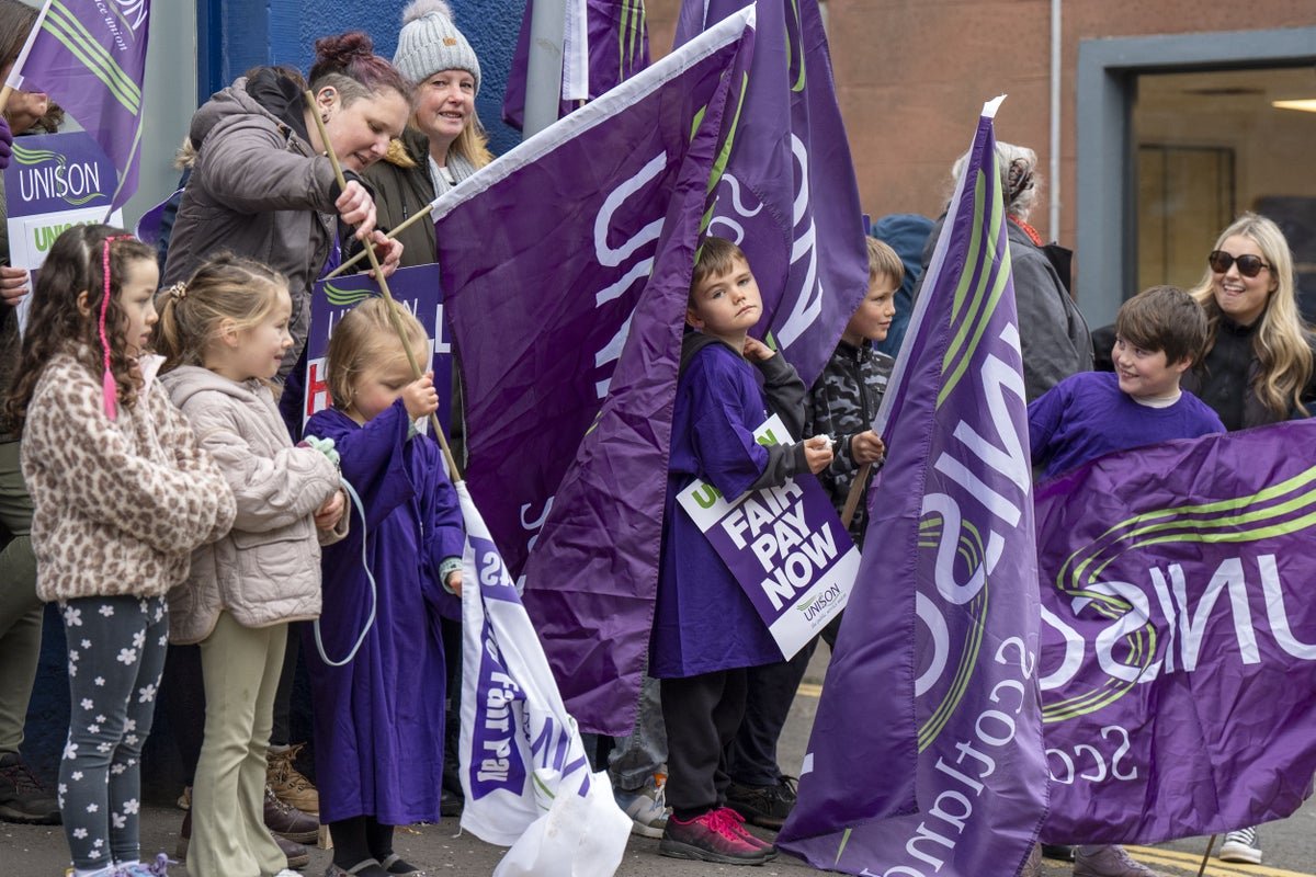 Unison members accept two-year council pay deal