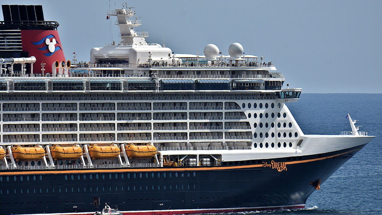 Hero father rescues 5-year-old daughter after fall from Disney cruise porthole