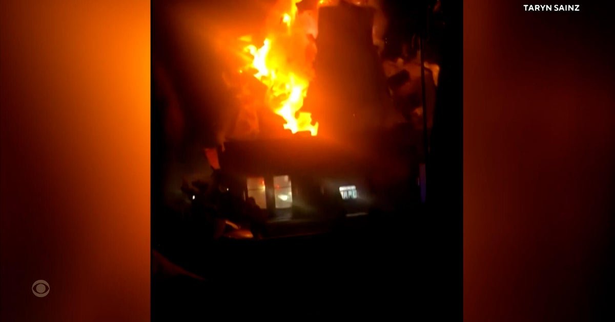 Three-car crash leads to explosion at Utah strip mall