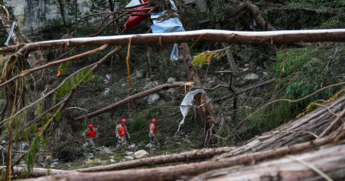 People keep volunteering at Texas flooding site despite being told not to