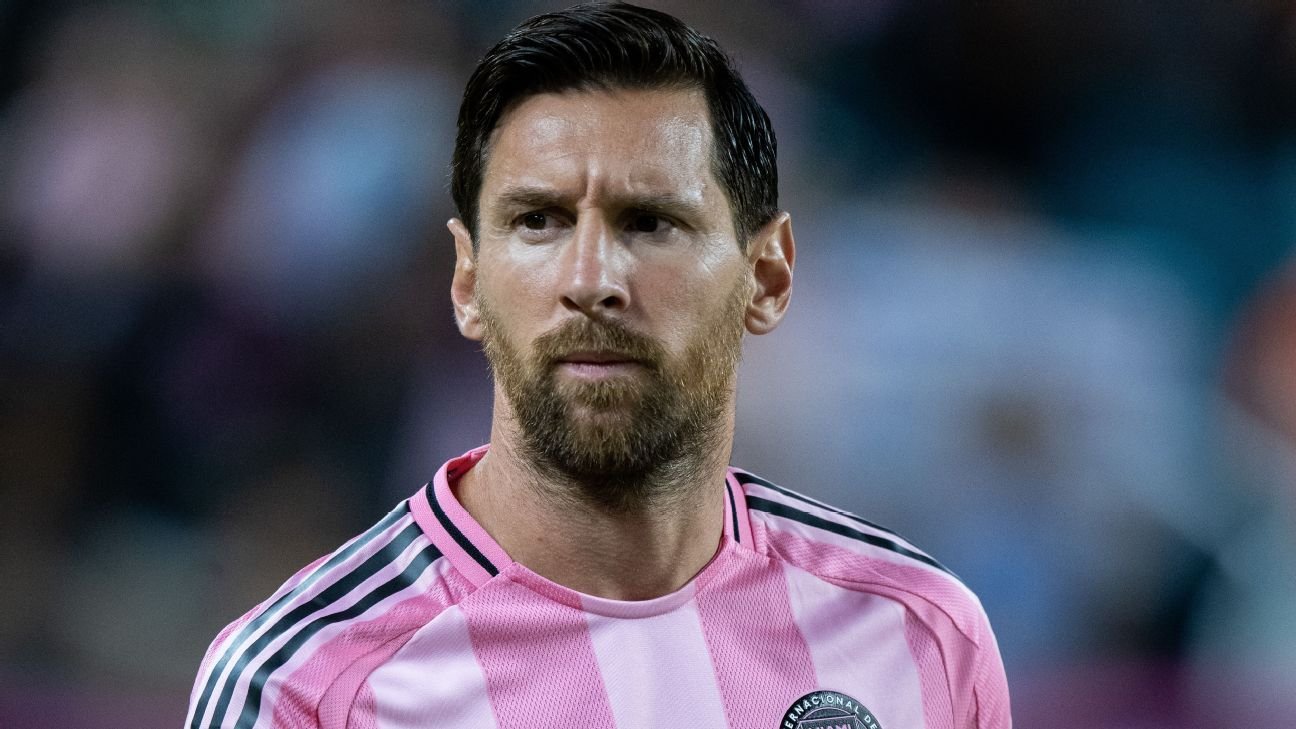 Transfer rumors, news: Messi heavily pursued by Saudi club