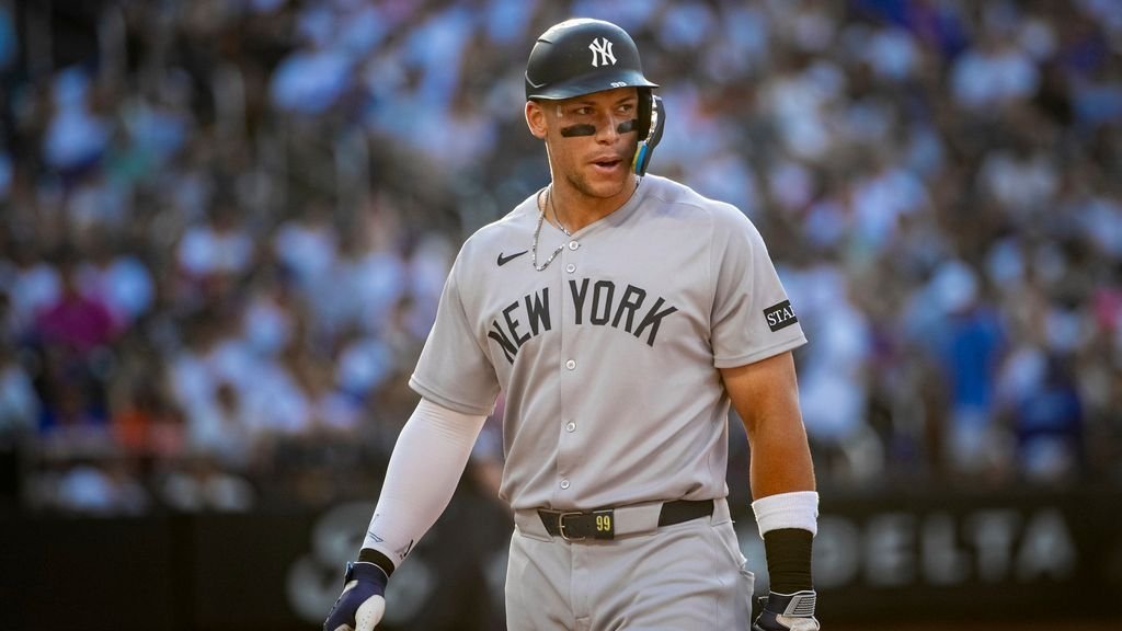 Volpe's toss hits Judge as sloppy Yankees lose sixth straight