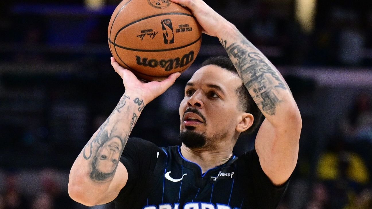 Sources: Cole Anthony agrees to buyout, plans to join Bucks